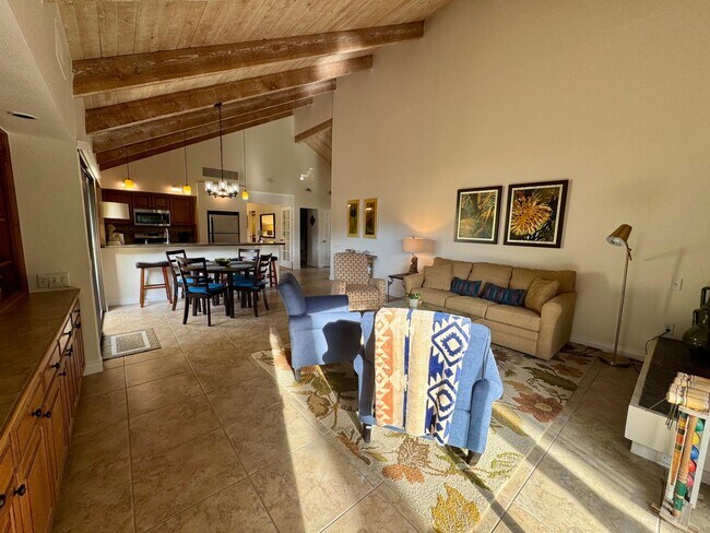 Building Photo - 310 Forest Hills Dr