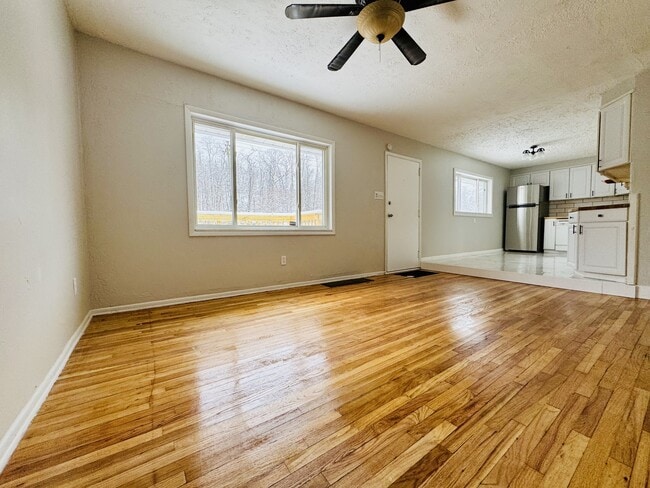 Building Photo - 741 Jefferson Rd