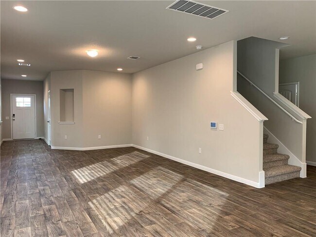 Building Photo - 1308 Anhalt Dr