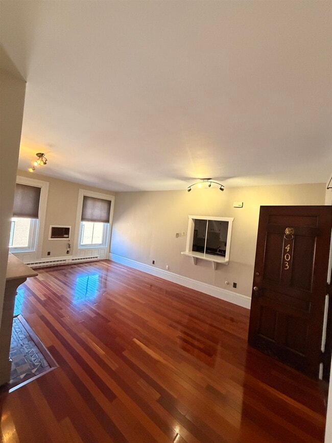 Building Photo - 401 State Street