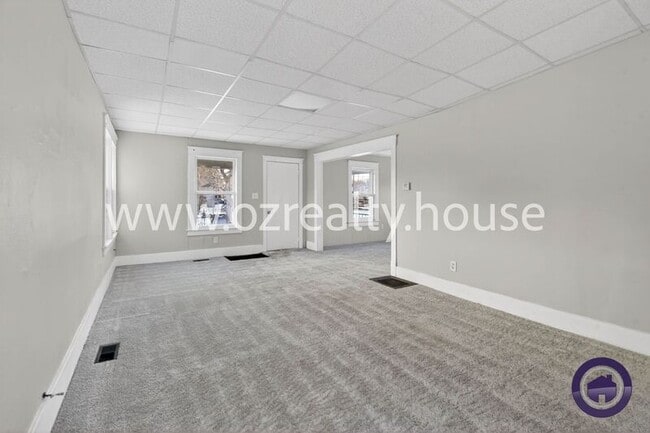 Building Photo - 3940 Vermaas Ave