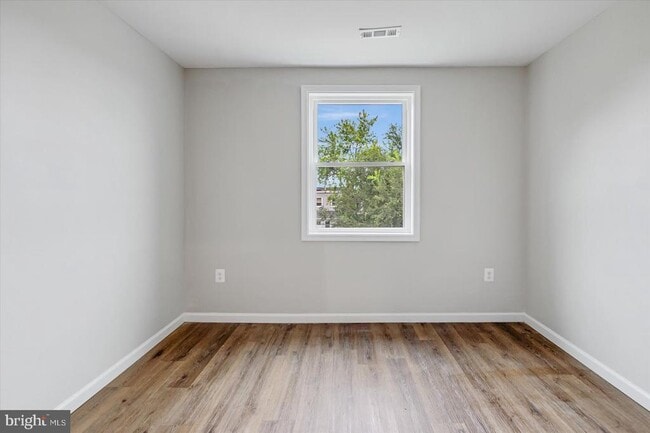 Building Photo - 1340 Pontiac Ave