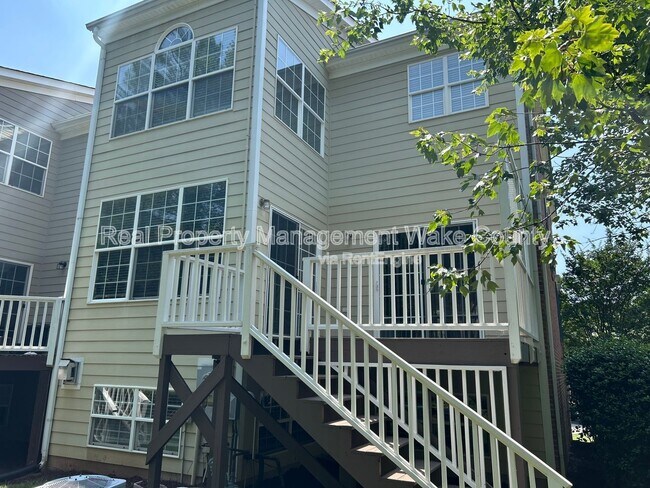 Building Photo - 1100 Kirkeenan Cir