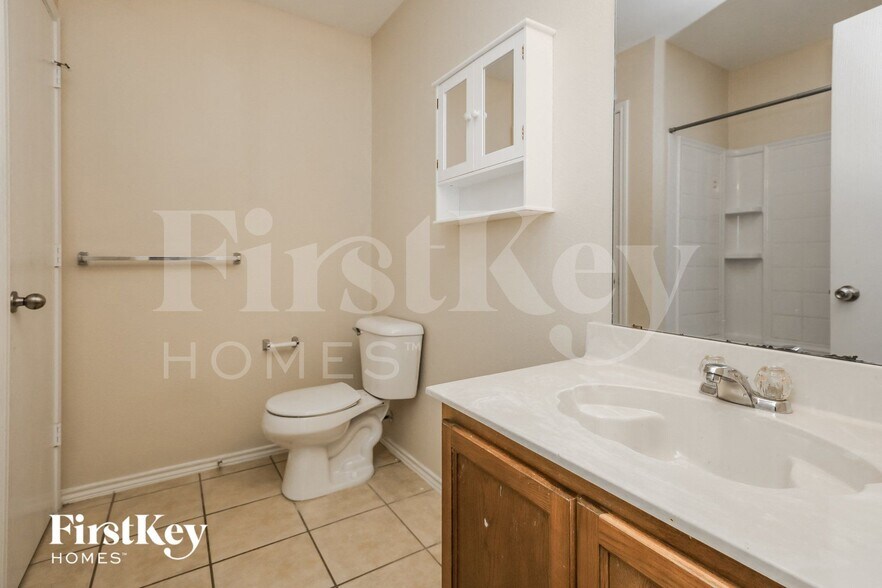 Building Photo - 852 Cats Eye Dr