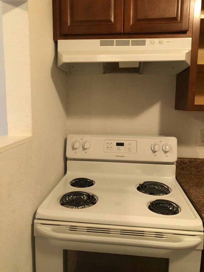 Building Photo - 320 S Beltline Blvd Unit #11B