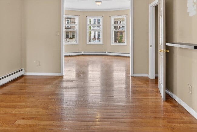 Building Photo - 26 Gautier Ave
