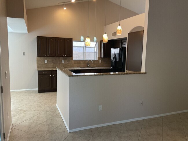 Building Photo - 4106 E Ashurst Dr