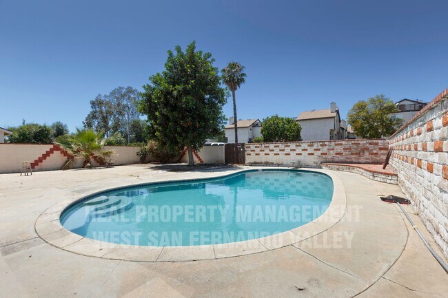 Building Photo - Beautifully Remodeled Single Family Home with Pool