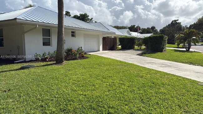 Building Photo - 55 N Sewalls Point Rd