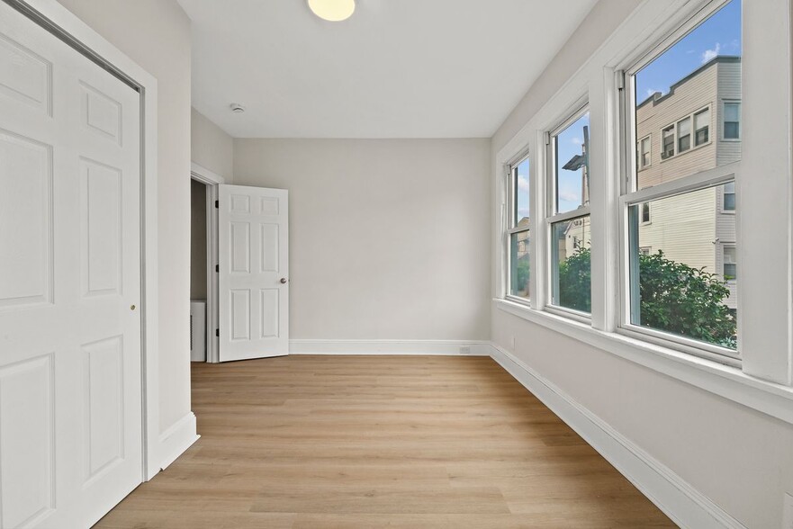 Building Photo - 28 Riverside Pl