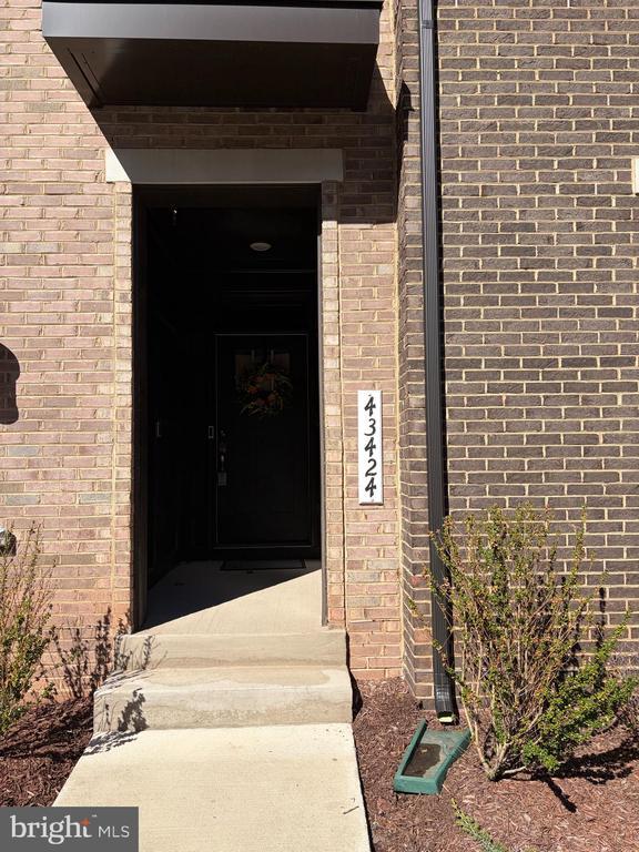 Building Photo - 43424 Stonewood Crossing Ter