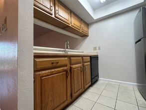 Building Photo - 2826 S Bartell Dr