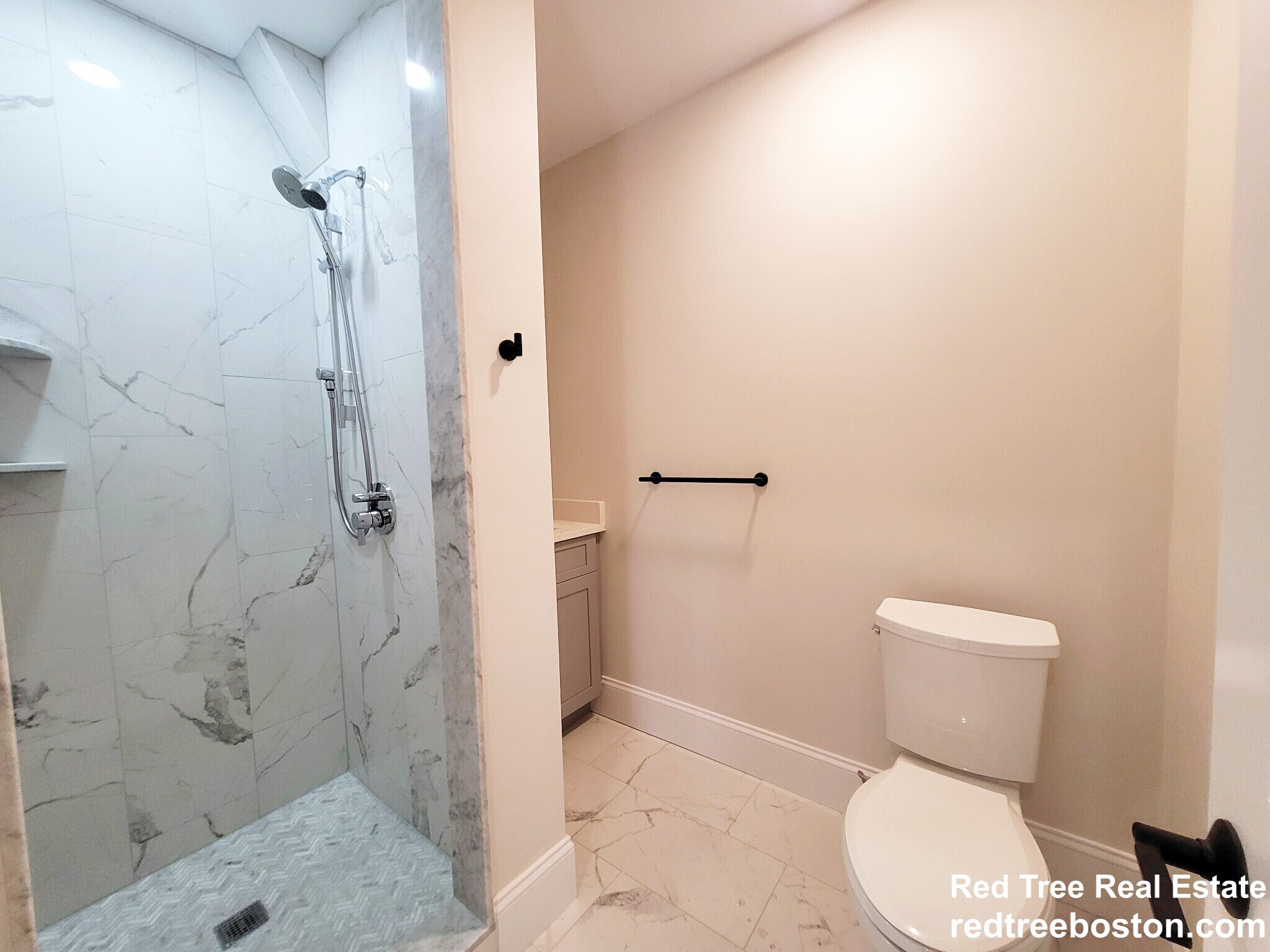 Building Photo - 81 White St