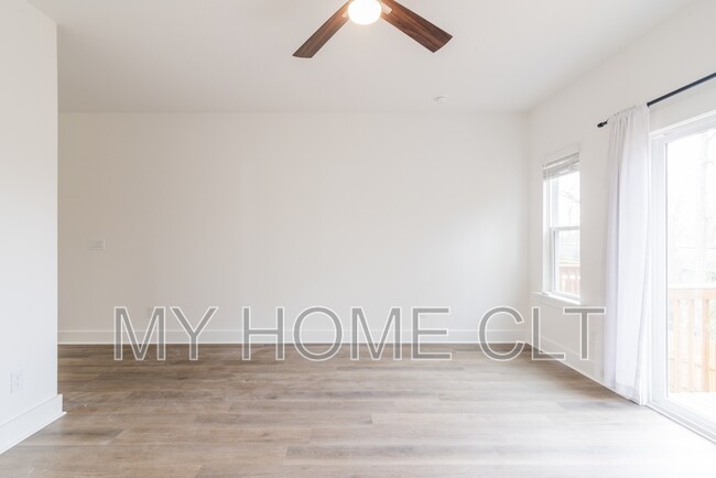 Building Photo - 2617 Dr Carver Rd