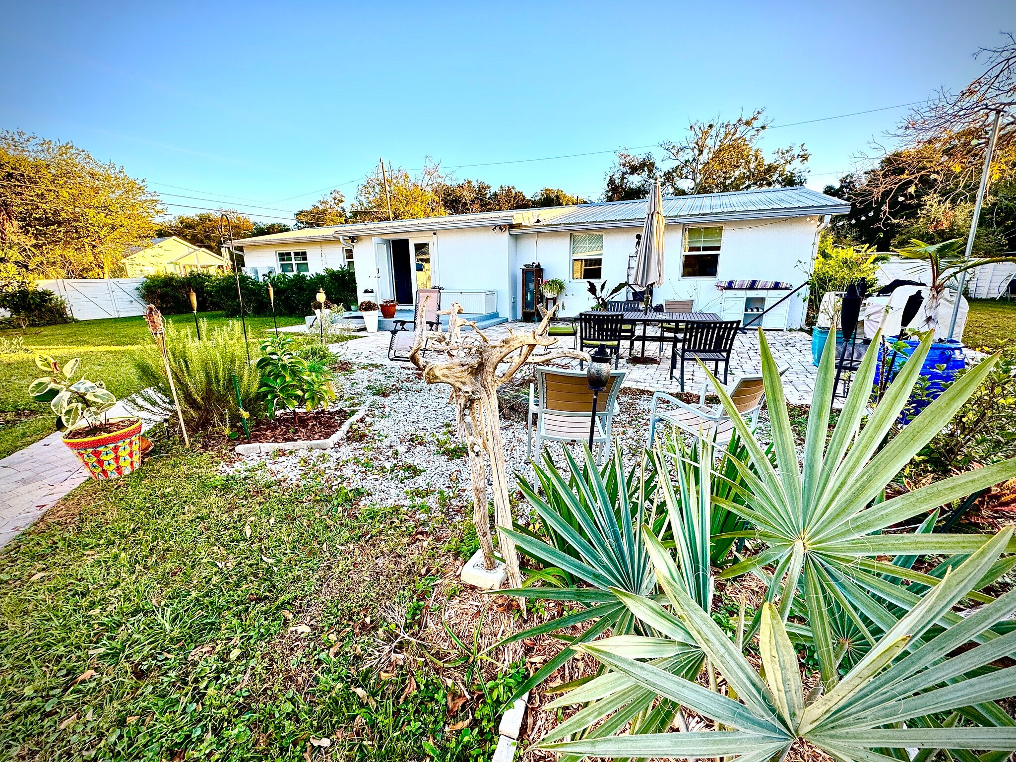 Back patio - 60 Julia St