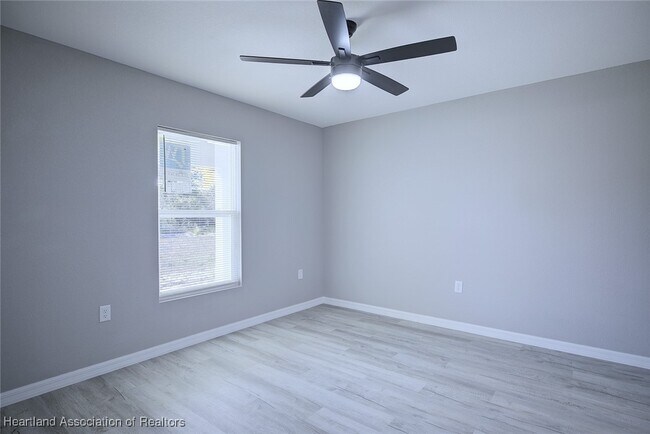 Building Photo - 293 Lincoln Rd NE