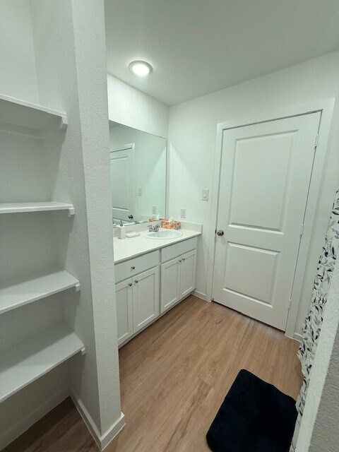 Building Photo - 3049 Pensacola Dr