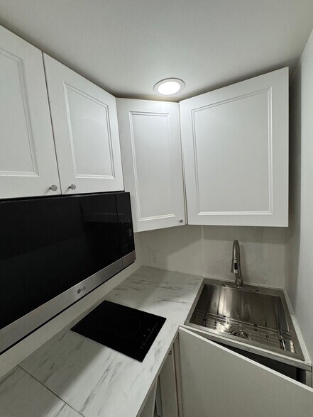 Building Photo - 10848 Scotsman Way