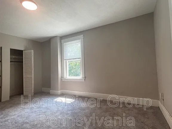 Building Photo - 211 Locust St