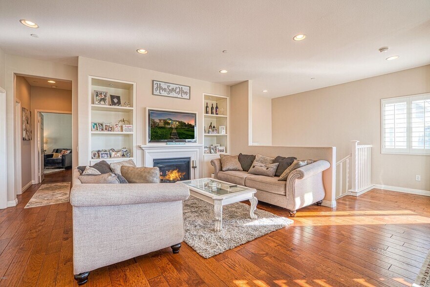 Building Photo - 715 Garonne St