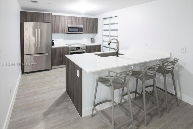 Building Photo - 488 NE 18th St