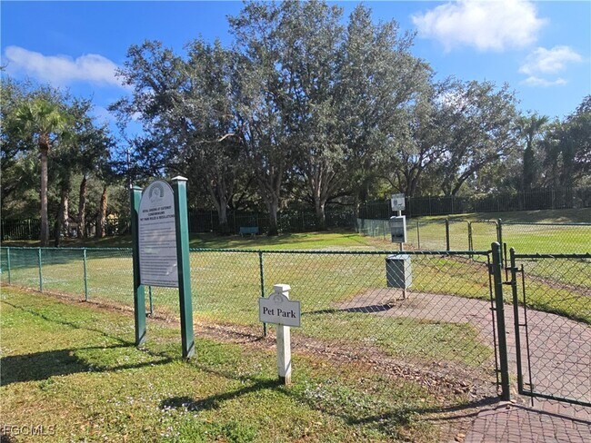 Building Photo - 11500 Villa Grand