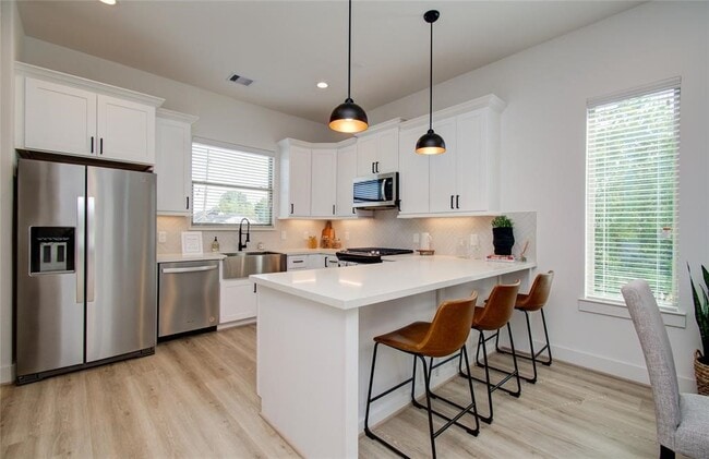 Building Photo - 2309 Eagle St