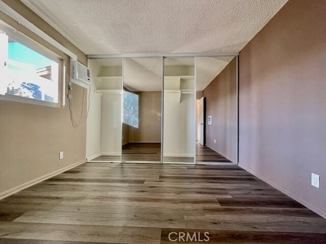 Building Photo - 686 E Cottonwood Rd