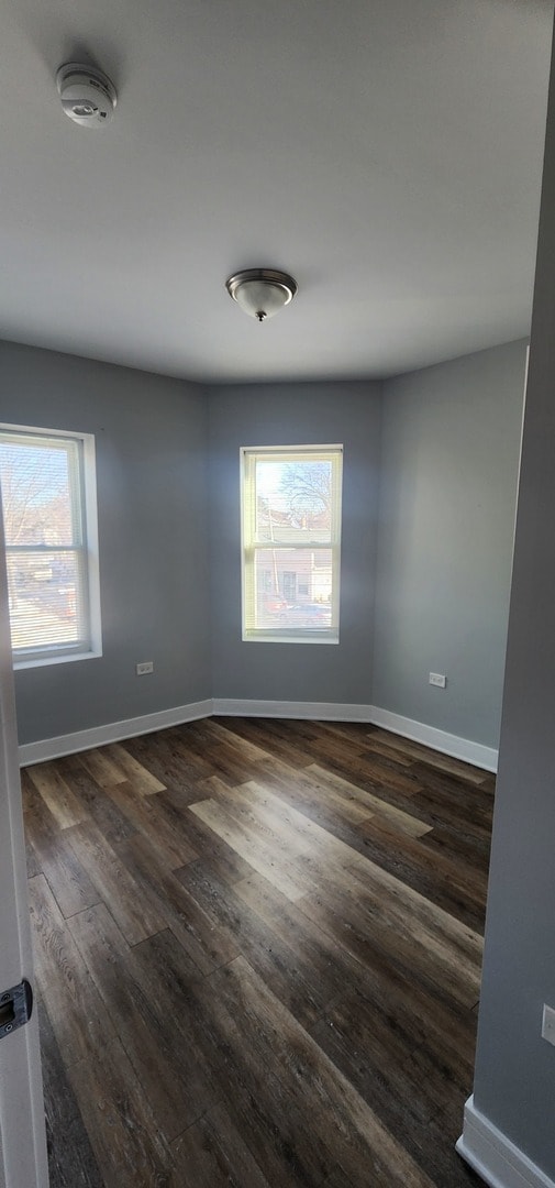 Building Photo - 7556 S Kenwood Ave