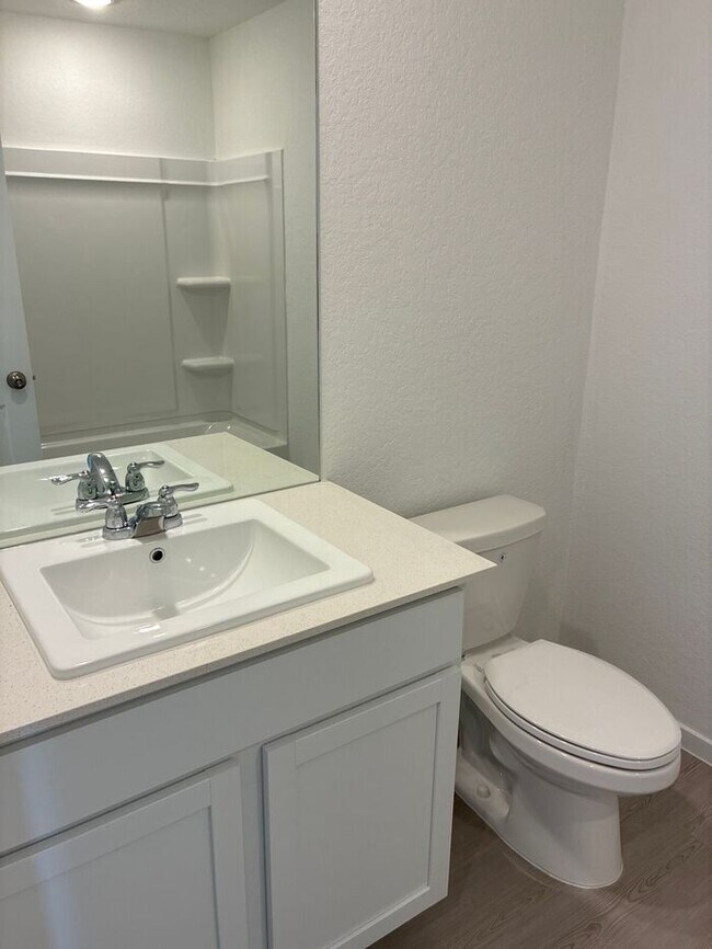 Building Photo - Charming 4 beds 2 baths in San Antonio!