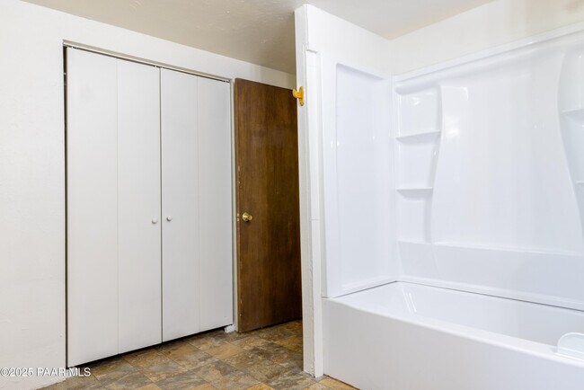 Building Photo - 3225 N Starlight Dr