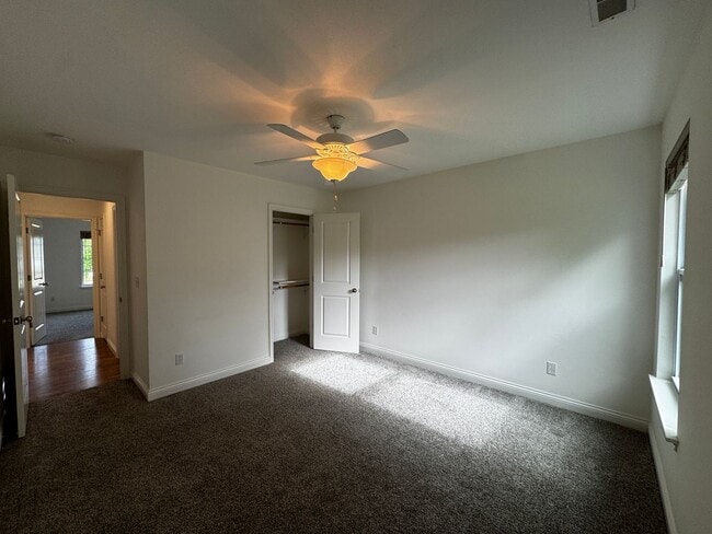 Building Photo - Single Family Home - Available For Rent!