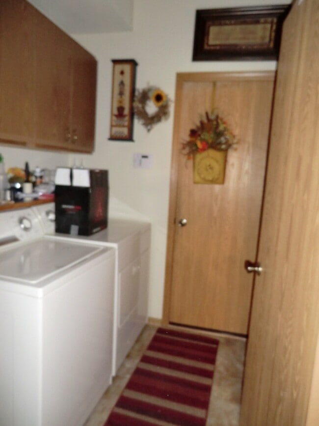 Building Photo - Lovely Duplex in 55+ Community