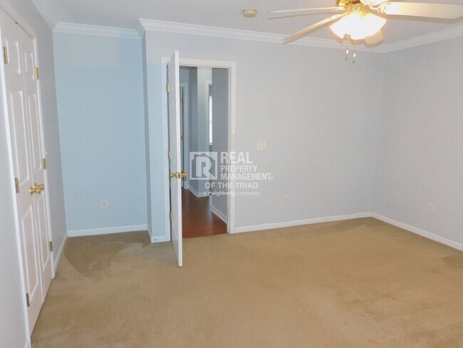 Building Photo - 3 Bed / 2 Bath Home Near UNCG