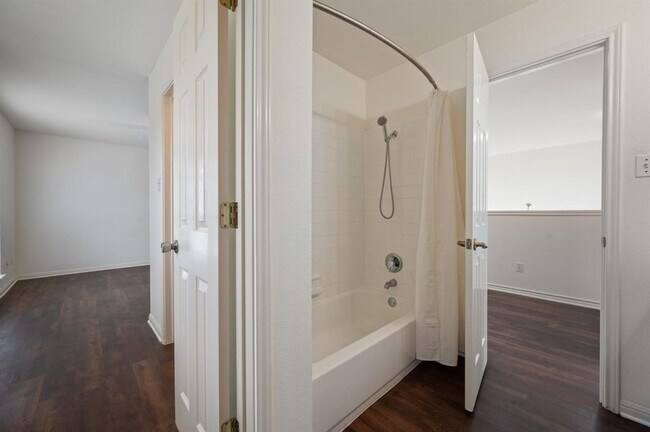 Building Photo - 1607 Belvedere Pl