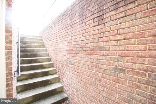 Building Photo - 102 Bullard Cir