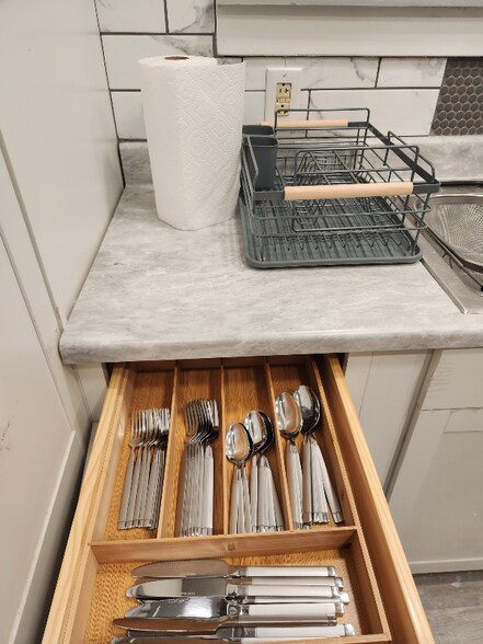 Building Photo - 966 S 18th St