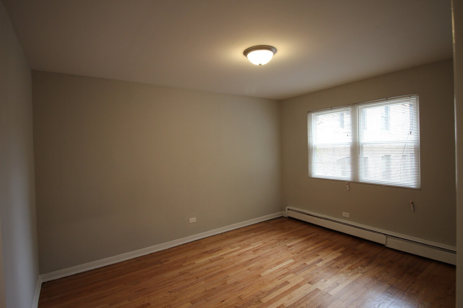 Building Photo - 1642 W Morse Ave