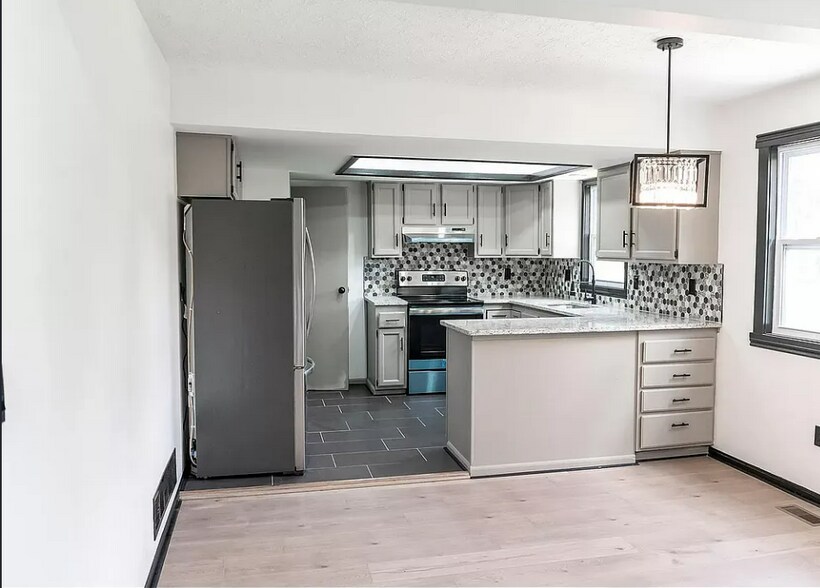 Building Photo - 1560 Waterstone Ct
