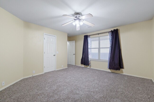 Building Photo - ***APPLICATION CURRENTLY UNDER REVIEW***Well-Maintained One-Story in Woodthorn Subdivision