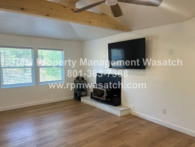 Building Photo - 1388 Country Ln