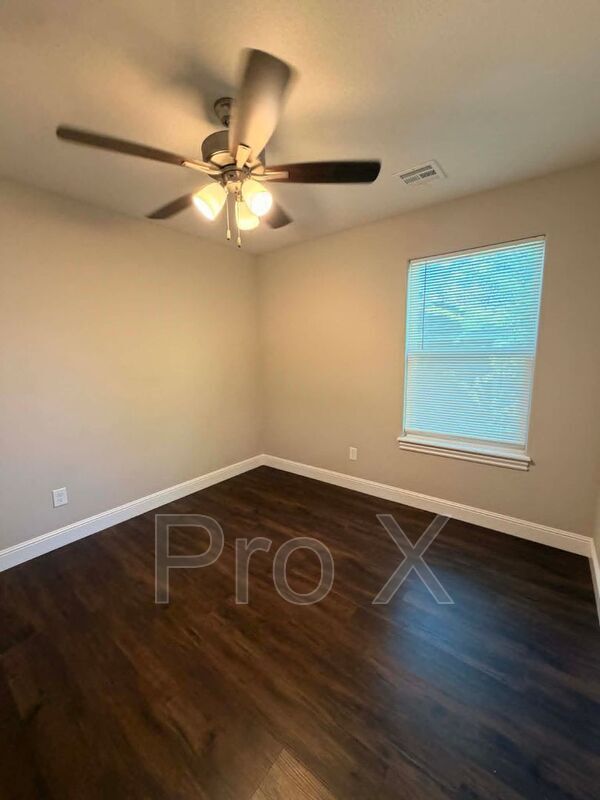 Building Photo - 209 Munson St