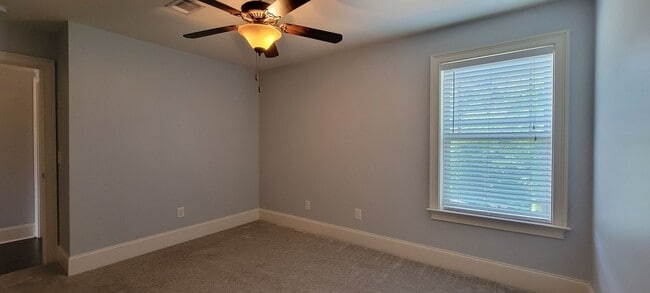 Building Photo - Stunning 4-Bedroom, 3.5-bath Home in the P...