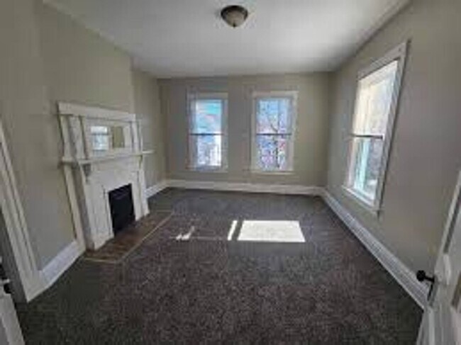 Building Photo - Greenup Duplex