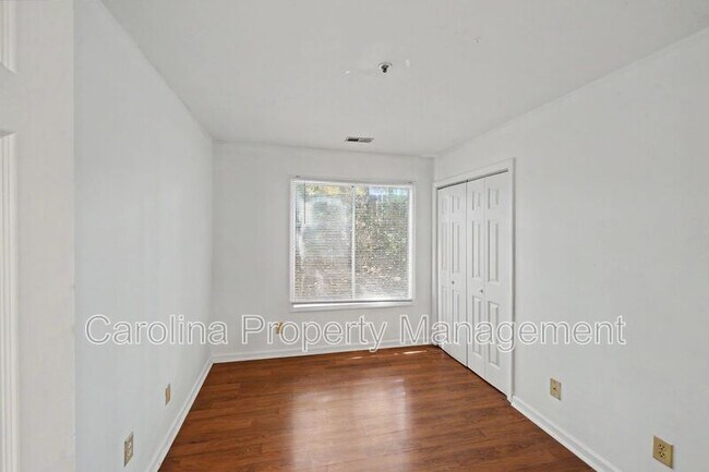 Building Photo - 9535 University Terrace Dr