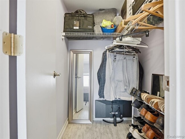 Building Photo - 610 S Troy St