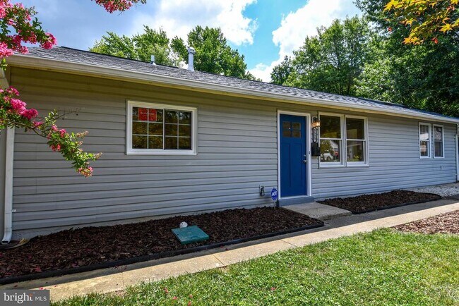 Building Photo - 5523 Halwis St