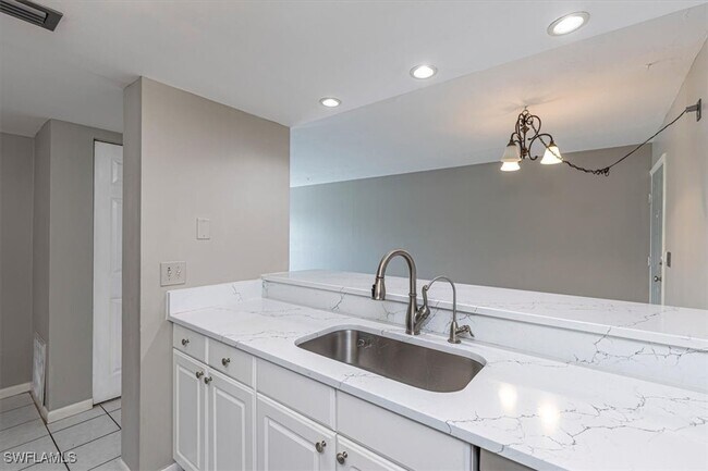 Building Photo - 2885 Palm Beach Blvd