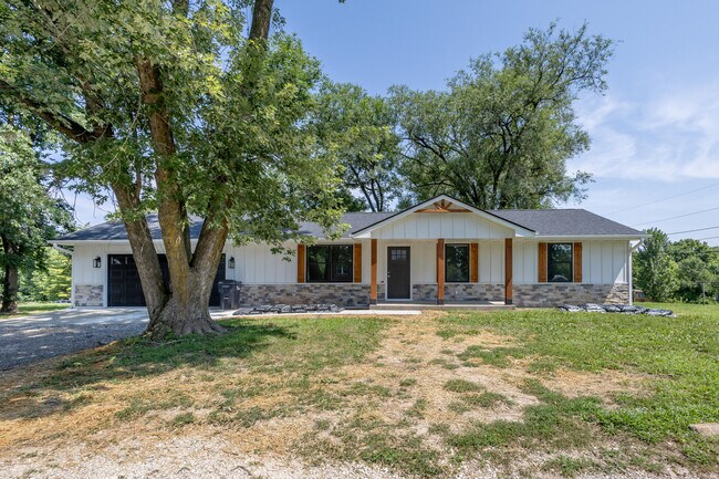 Building Photo - 25 Poplar Hill Dr