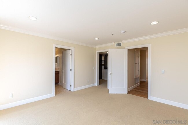 Building Photo - 7726 Ivanhoe Ave